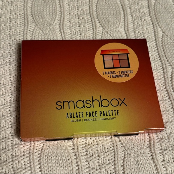 Smashbox Ablaze Face Palette. BNIB. 2 blushes, 2 highlights, 2 bronzers. - Picture 3 of 5